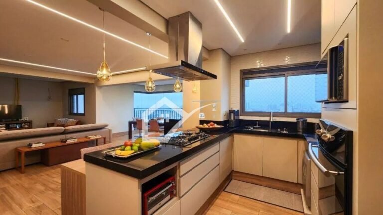 Cozinha de apartamento com 3 dormitórios à venda, 128 m², na Vila Gilda. em Sto André