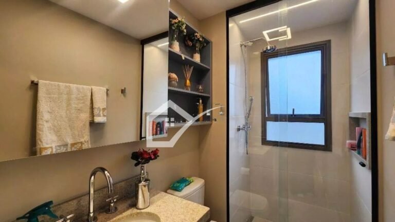 Quarto de apartamento com 3 dormitórios à venda, 128 m², na Vila Gilda. em Sto André