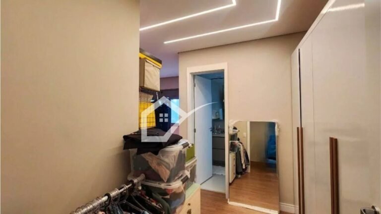 Quarto de apartamento com 3 dormitórios à venda, 128 m², na Vila Gilda. em Sto André