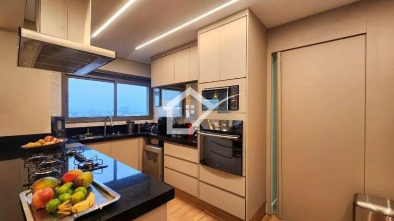 Cozinha de apartamento com 3 dormitórios à venda, 128 m², na Vila Gilda. em Sto André