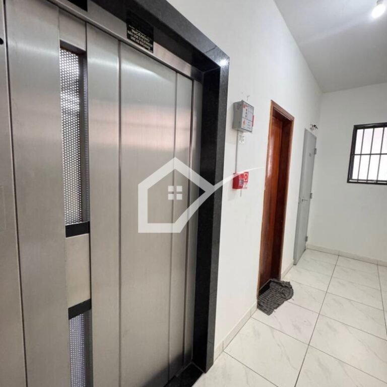 Elevador apartamento à venda (46m²), 100 metros da praia, 1 quarto, 1 vaga